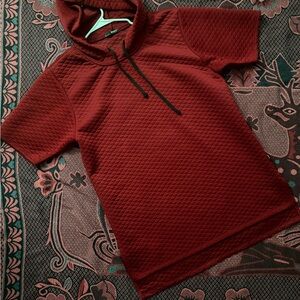 Quilted Short Sleeve Hoodie in Deep Red